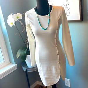 Woman’s medium white dress long sleeve (122)
